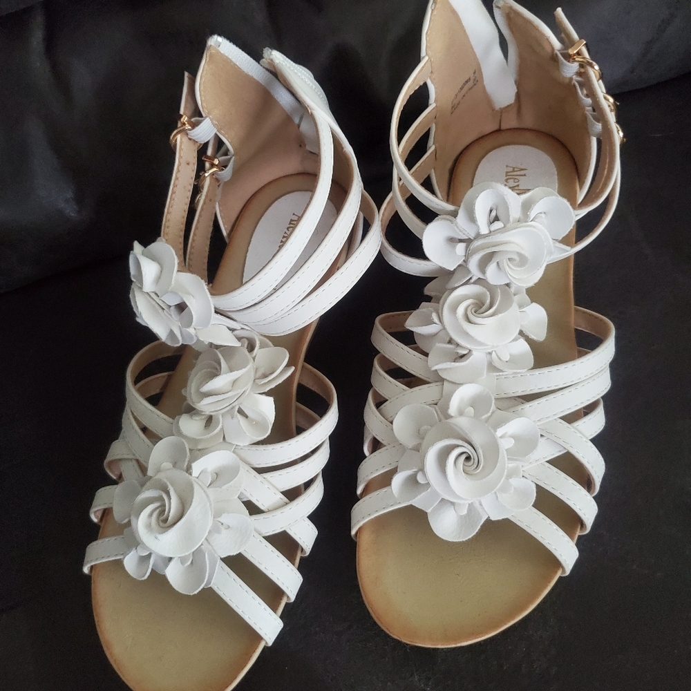 Alexis Leroy size 8 sandals